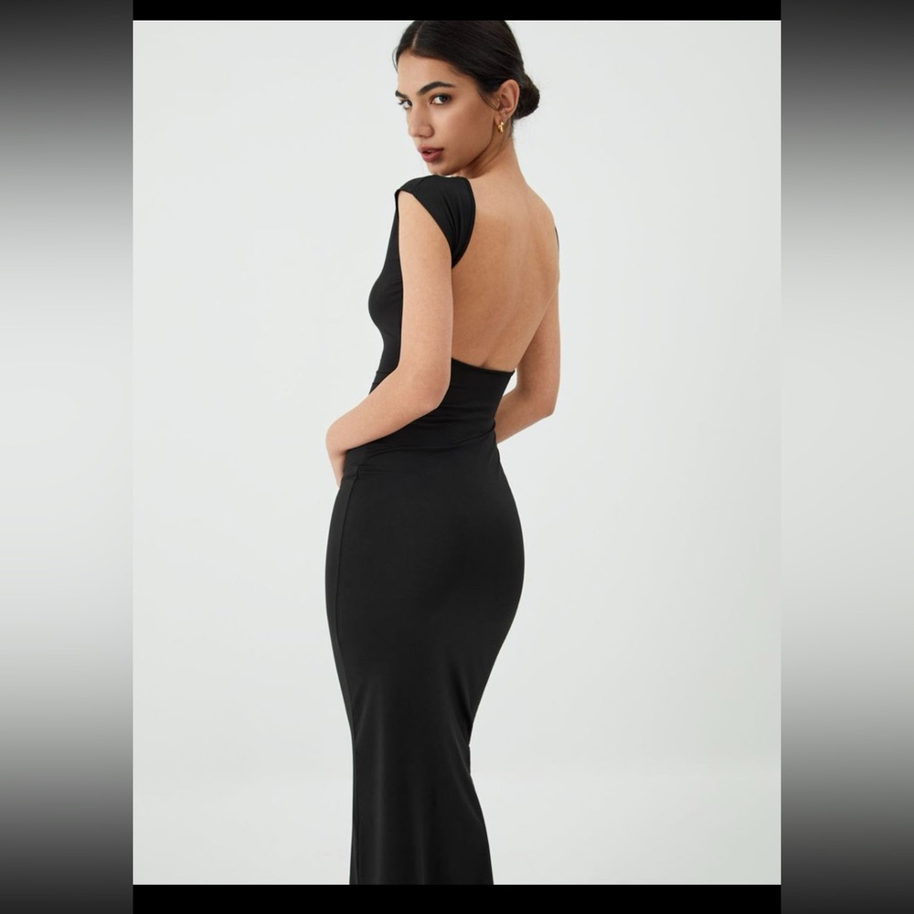 Commense Black Backless Maxi Dress